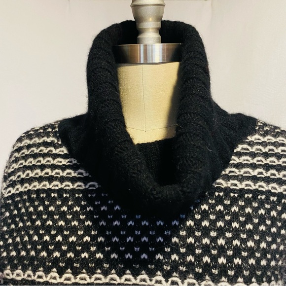 Brooks Brothers M wool/angora black and ivory sweater. - Picture 2 of 7